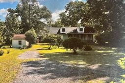 1046 Bee Hive Road photo 4