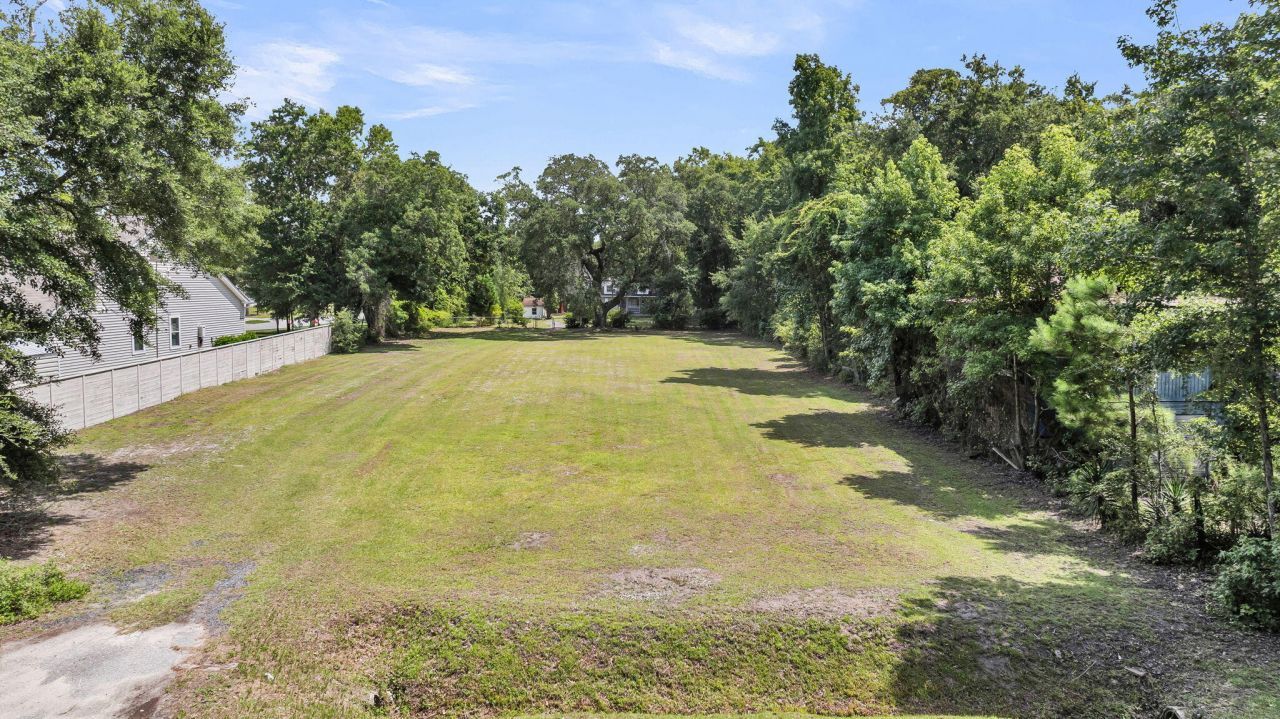 1046 Bee Hive Road Photo 4