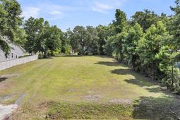 1046 Bee Hive Road photo 4