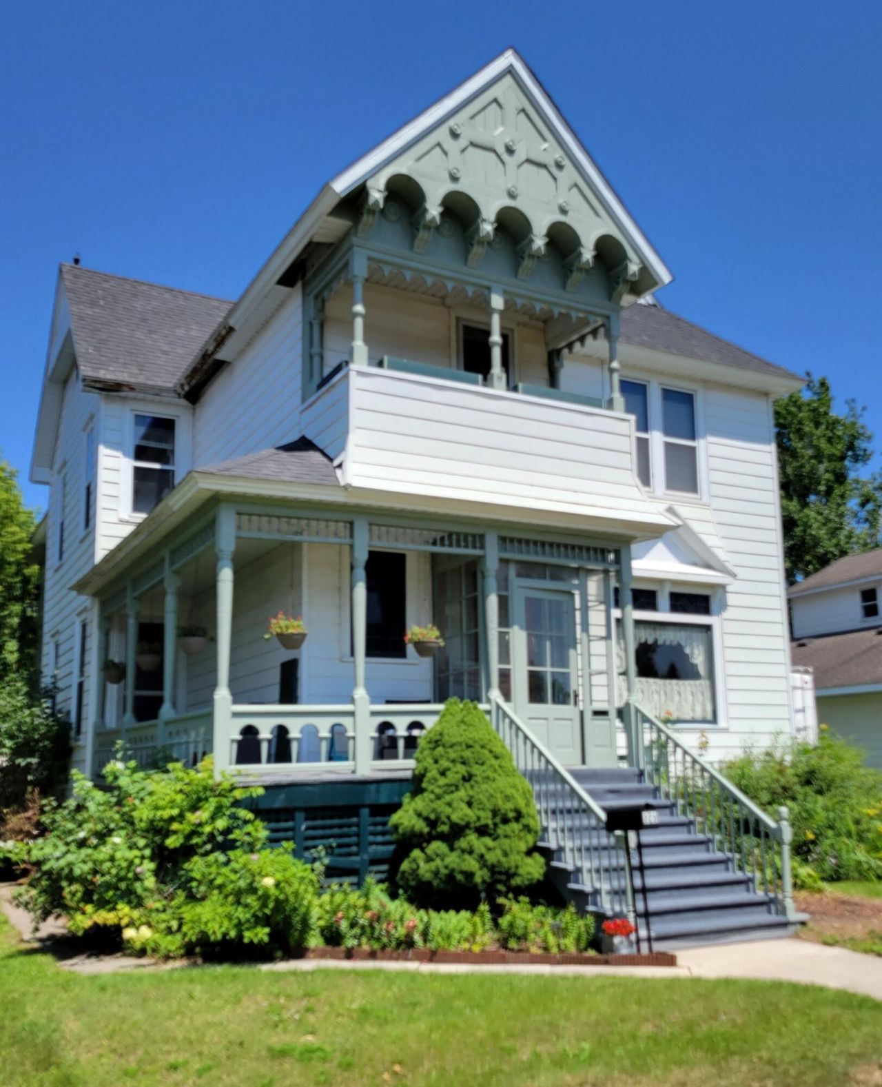 329 West Washington Avenue, Alpena, MI 49707 Main Photo