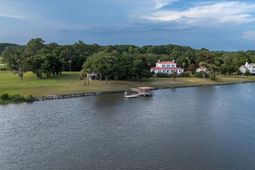 8488 Middleton Point Lane photo 4