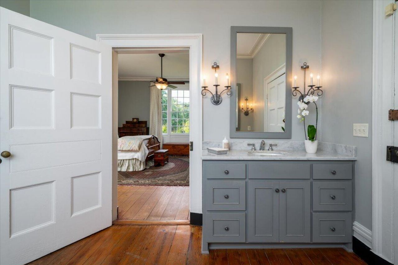 8488 Middleton Point Lane Photo 32