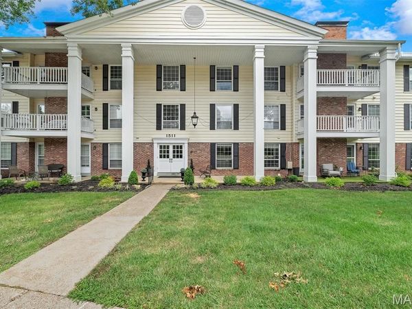 1511 Hampton Hall Drive, Unit 19 & 20, Chesterfield, MO 63017