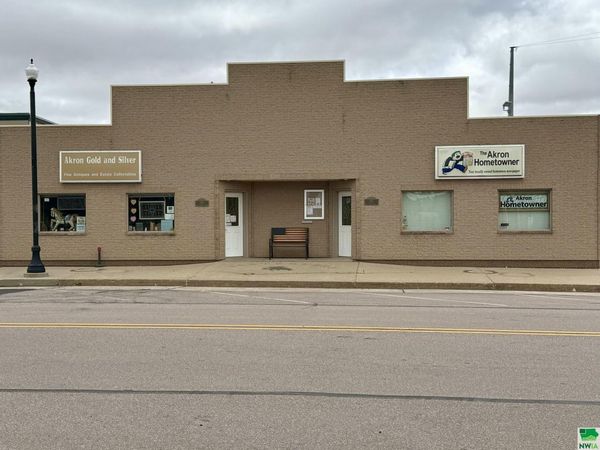 110 Reed St, Akron, IA 51001