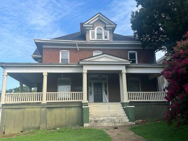 813 13th ST SW, Unit & 821, Roanoke, VA 24016