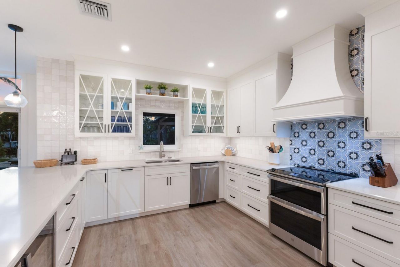 212 Oak Avenue, Anna Maria, FL 34216 Photo