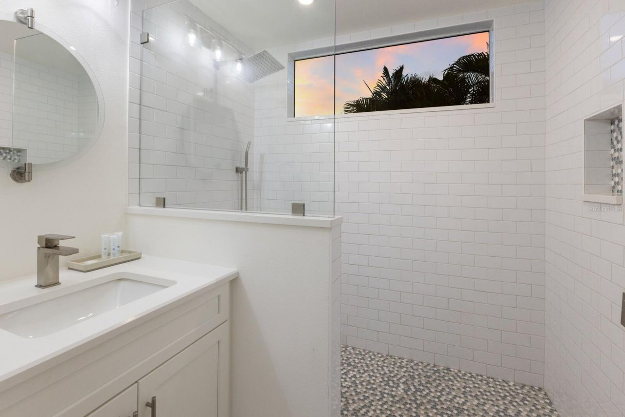 212 Oak Avenue, Anna Maria, FL 34216 Photo