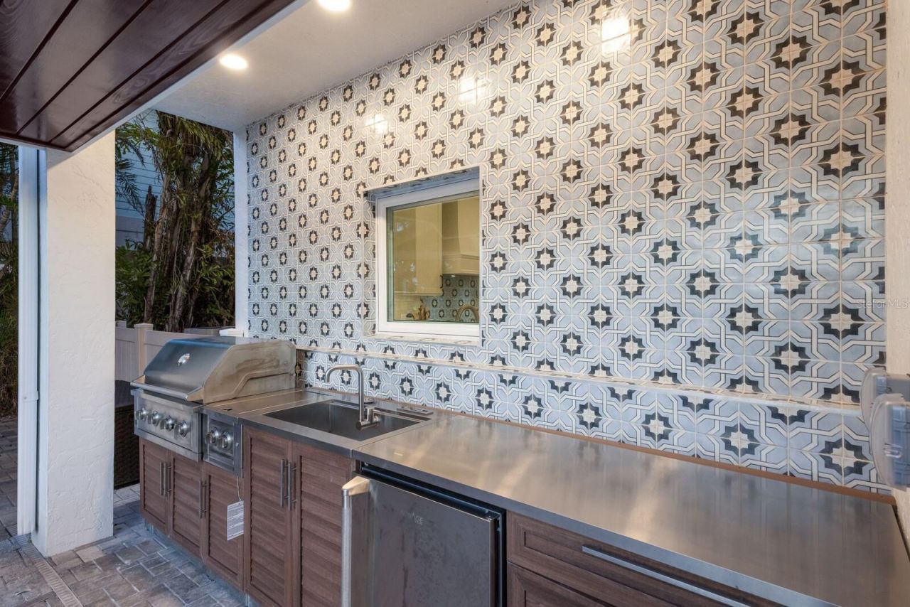 212 Oak Avenue, Anna Maria, FL 34216 Photo