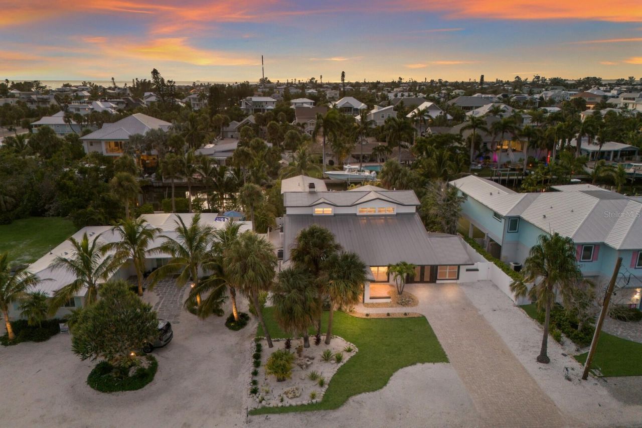 212 Oak Avenue, Anna Maria, FL 34216 Photo