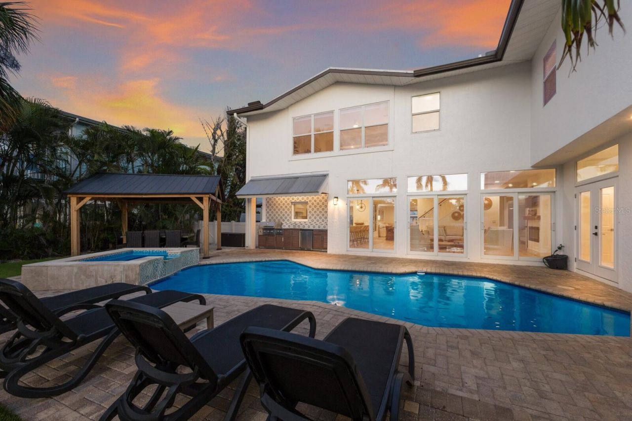 212 Oak Avenue, Anna Maria, FL 34216 Photo