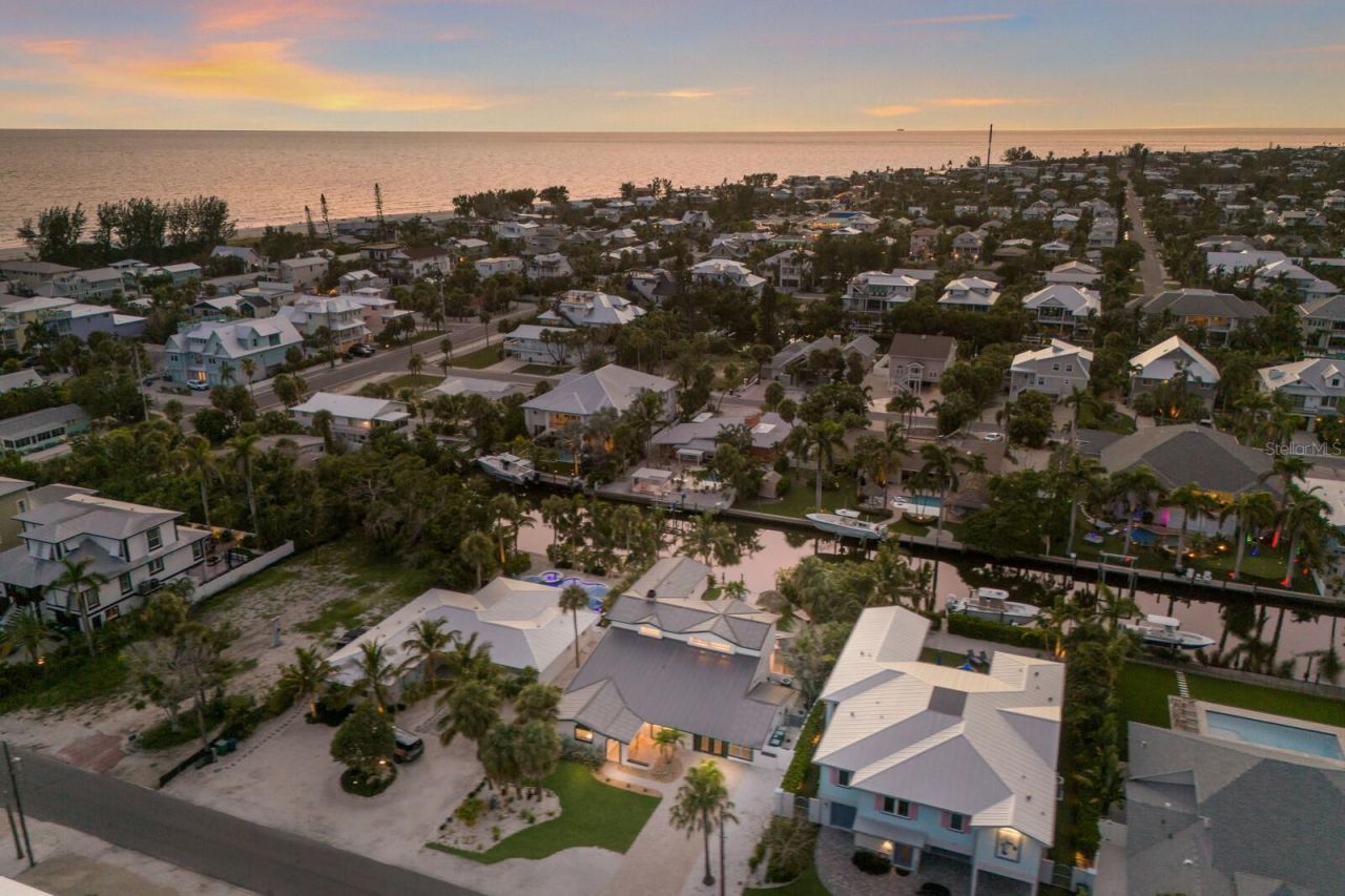 212 Oak Avenue, Anna Maria, FL 34216 Photo