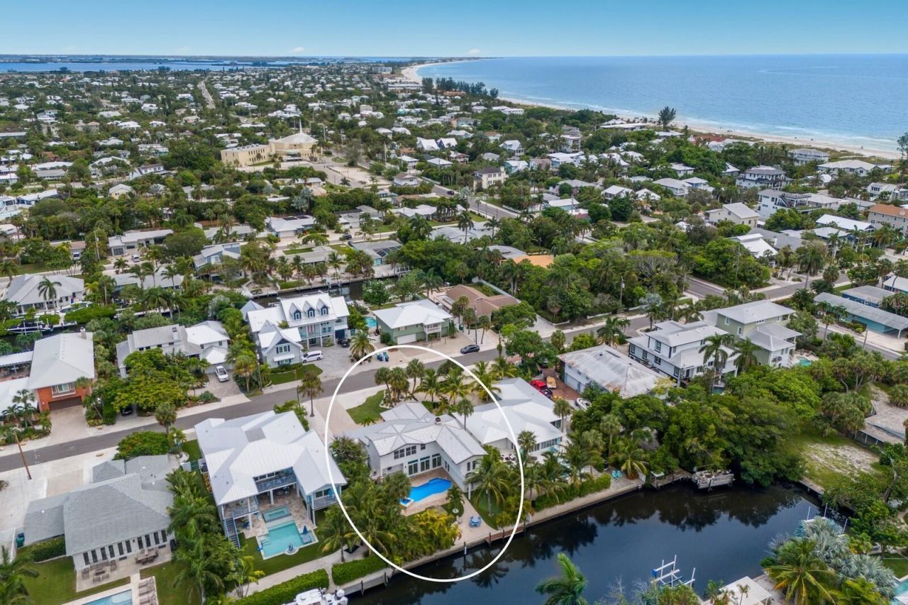 212 Oak Avenue, Anna Maria, FL 34216 Photo