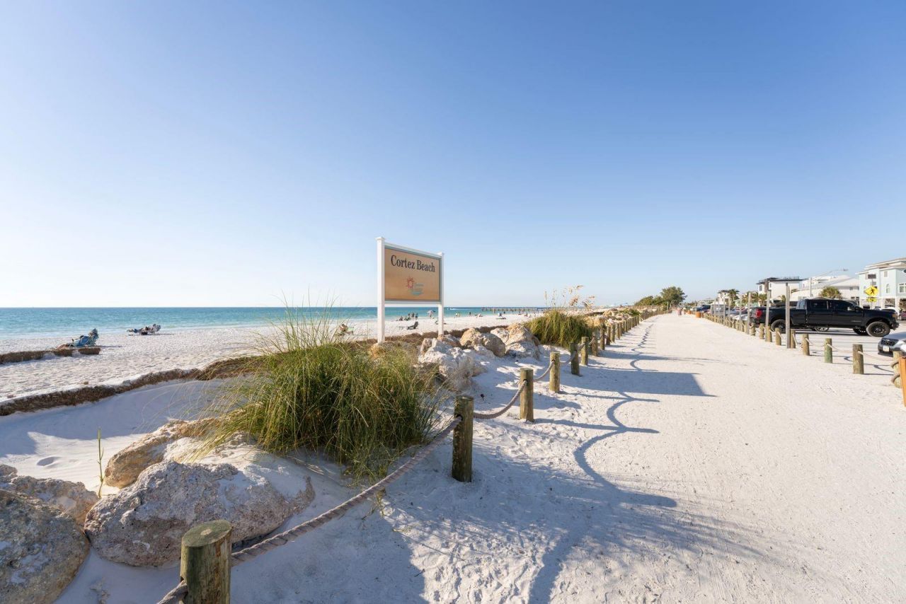 212 Oak Avenue, Anna Maria, FL 34216 Photo
