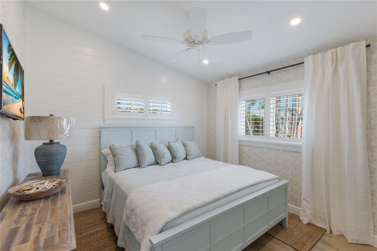 401 N Shore Drive, Anna Maria, FL 34216 Photo