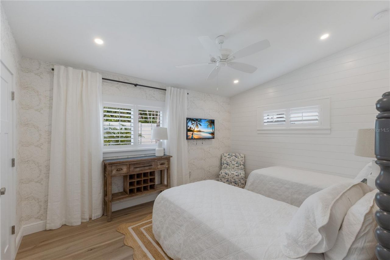 401 N Shore Drive, Anna Maria, FL 34216 Photo