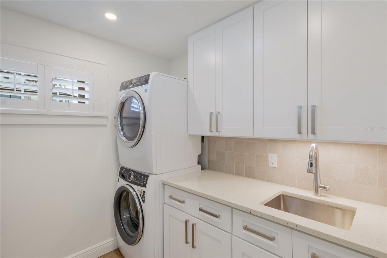 401 N Shore Drive, Anna Maria, FL 34216 Photo