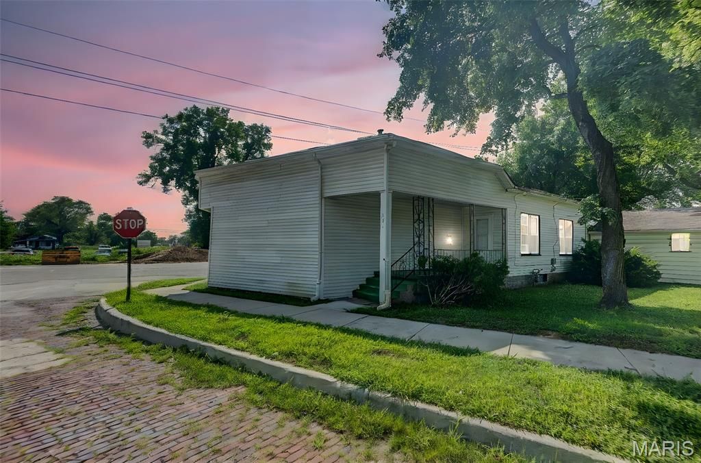 351 N 26th Street, East St Louis, IL 62205 Main Photo