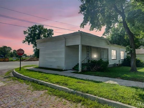351 N 26th Street, East St Louis, IL 62205