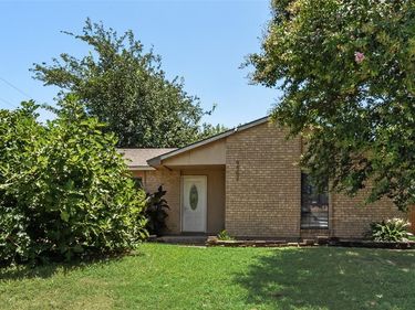 9502 Zelkova Circle, Dallas, TX 75249