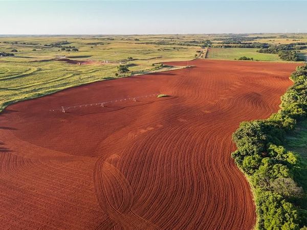 000 E 980 Road, Hammon, OK 73650