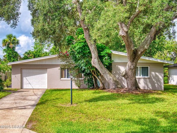 5476 W Bayshore Drive, Port Orange, FL 32127