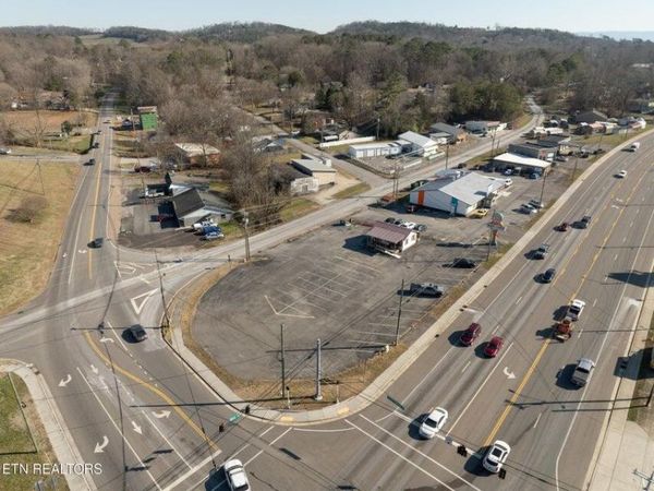 709 S White Street, Athens, TN 37303