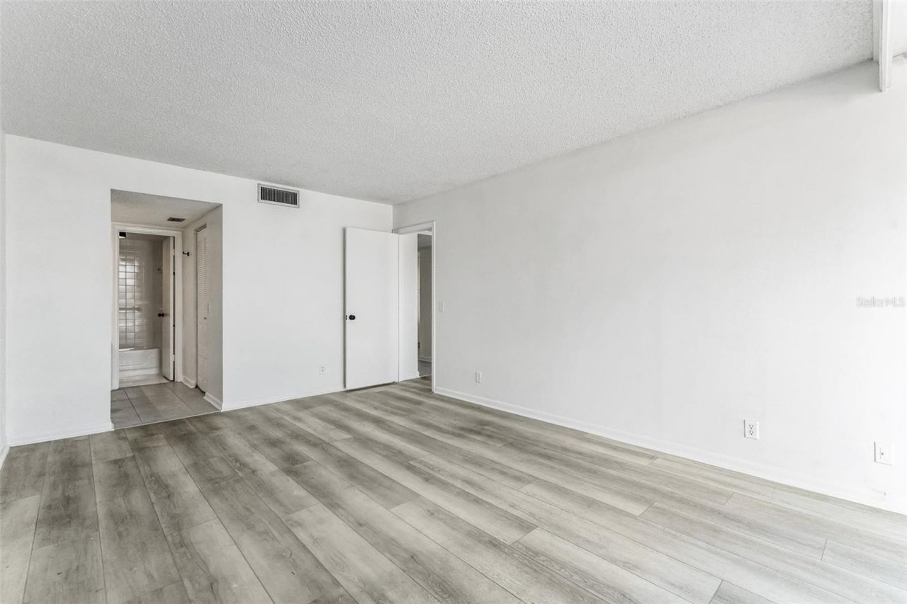 6219 Palma Del Mar Boulevard S, Unit 301, Saint Petersburg, FL 33715 Photo