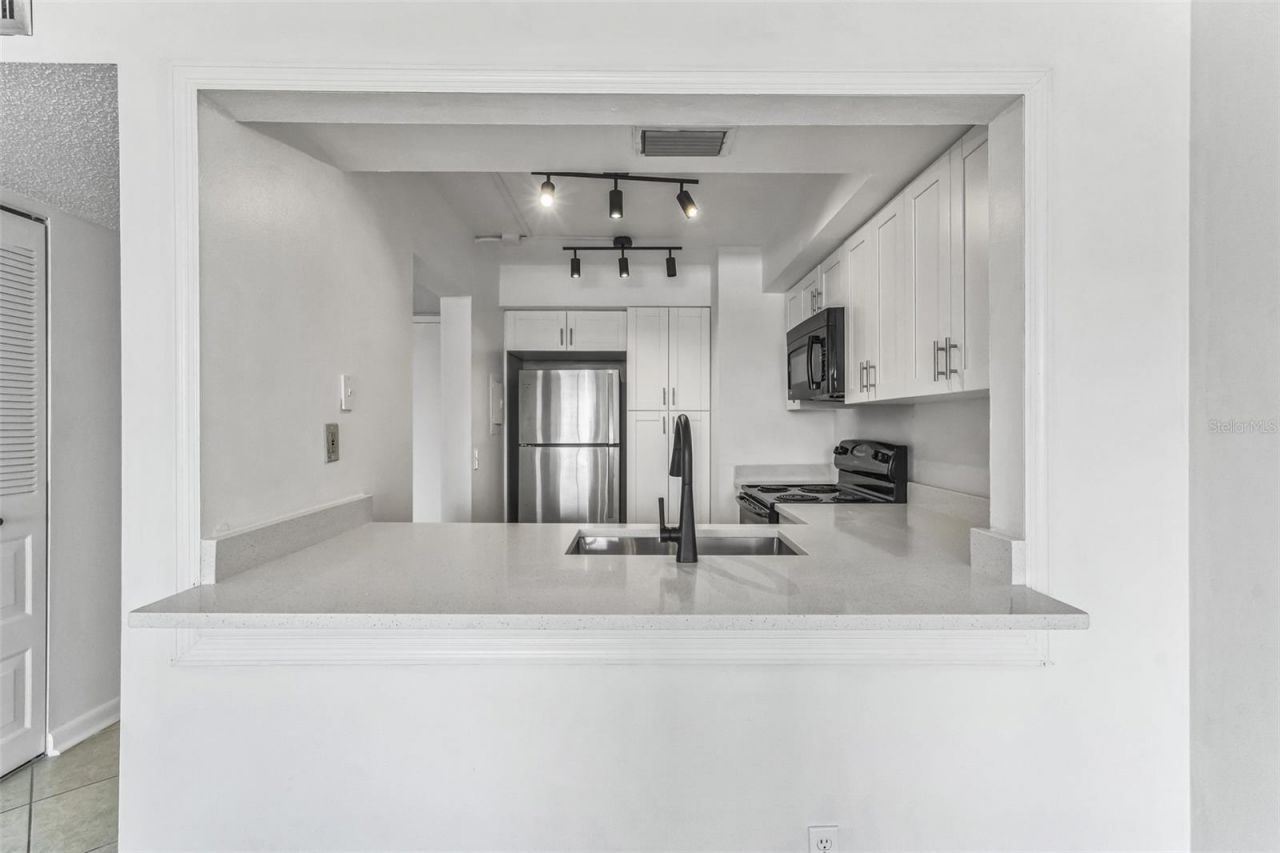 6219 Palma Del Mar Boulevard S, Unit 301, Saint Petersburg, FL 33715 Photo