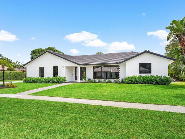 6901 Giralda Circle, Boca Raton, FL 33433