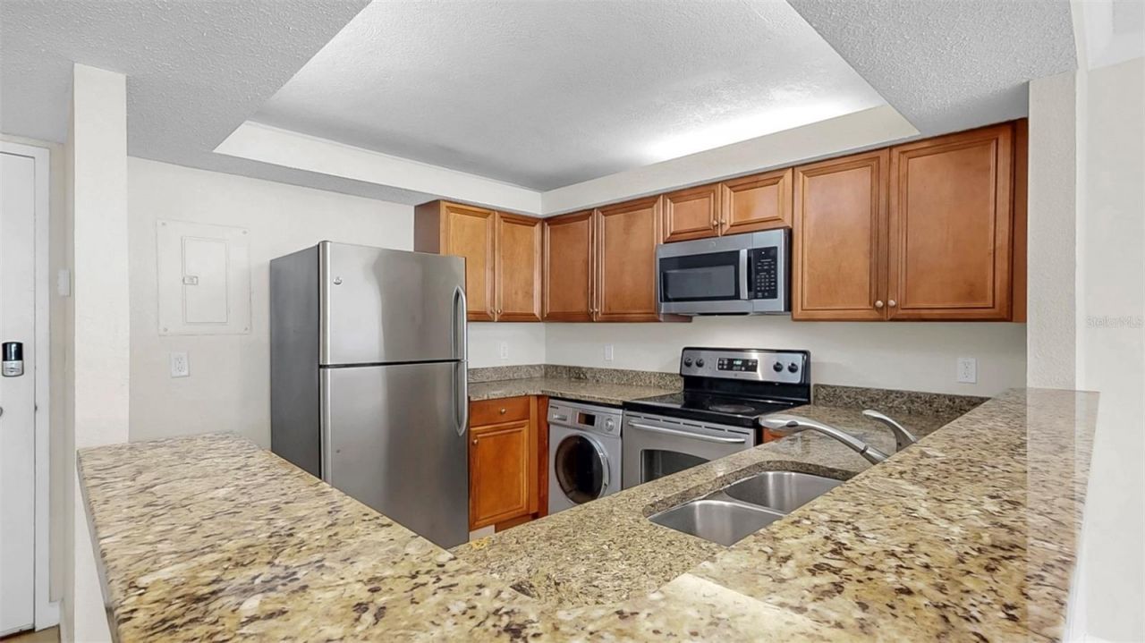 2700 Coconut Bay Lane, Unit 427, Sarasota, FL 34237 Photo