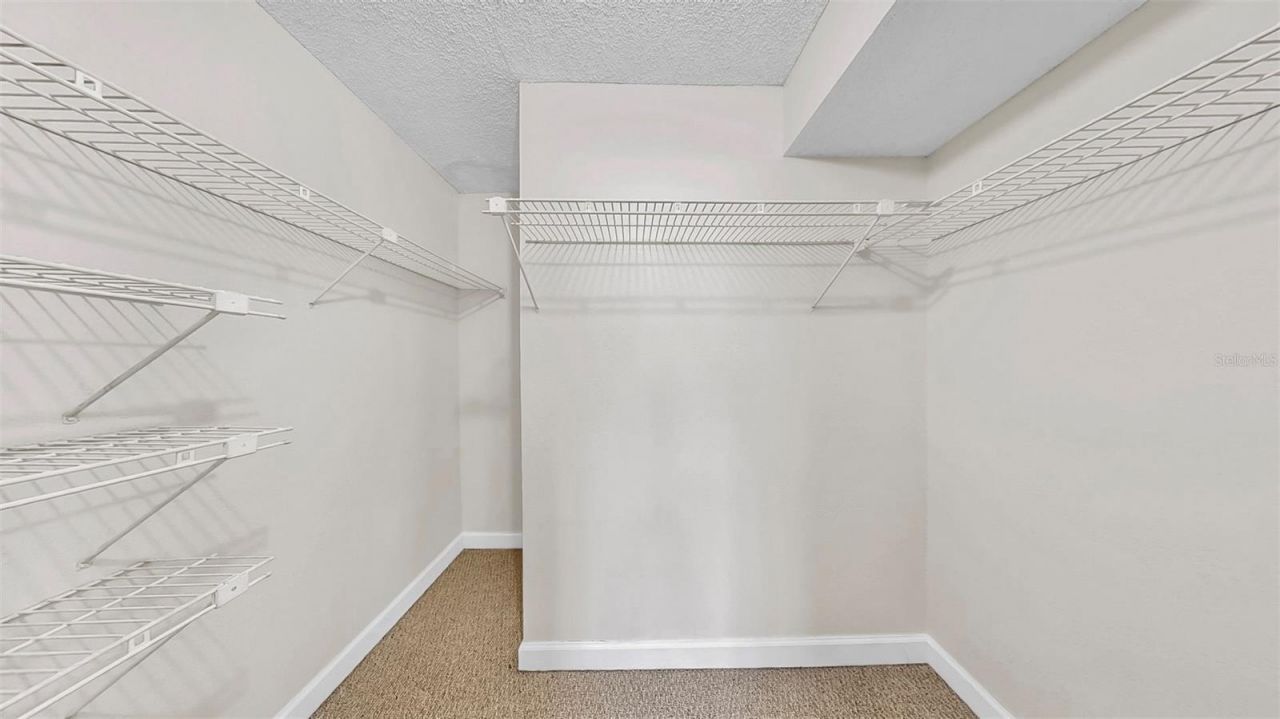 2700 Coconut Bay Lane, Unit 427, Sarasota, FL 34237 Photo