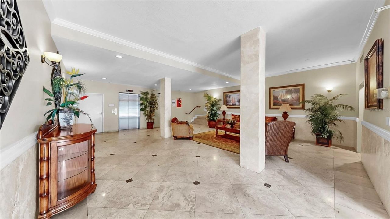 2700 Coconut Bay Lane, Unit 427, Sarasota, FL 34237 Photo