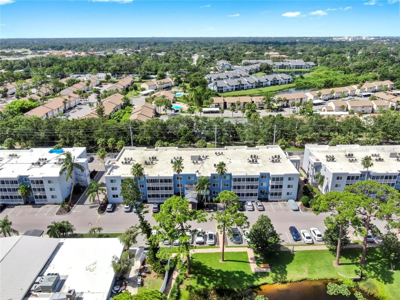 2700 Coconut Bay Lane, Unit 427, Sarasota, FL 34237 Photo
