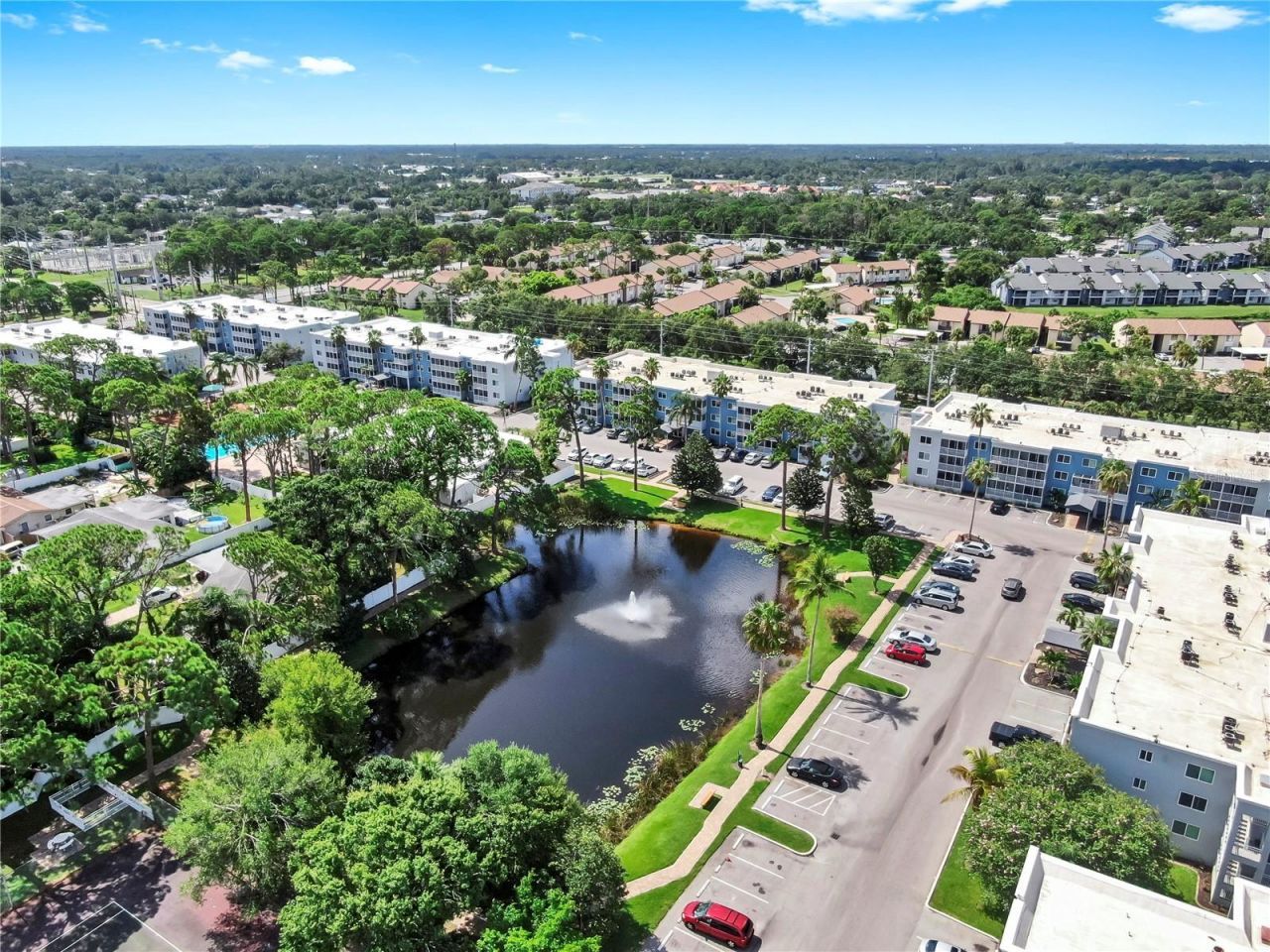 2700 Coconut Bay Lane, Unit 427, Sarasota, FL 34237 Photo