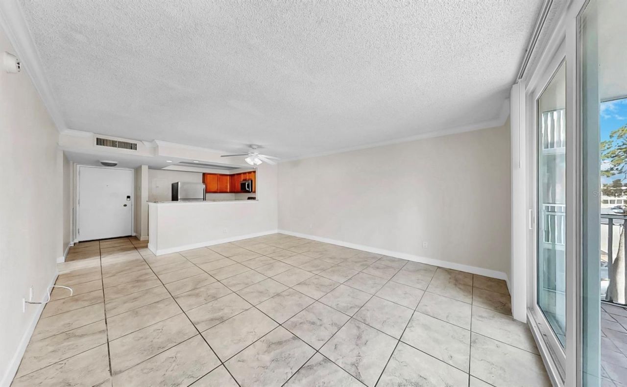 2700 Coconut Bay Lane, Unit 427, Sarasota, FL 34237 Photo