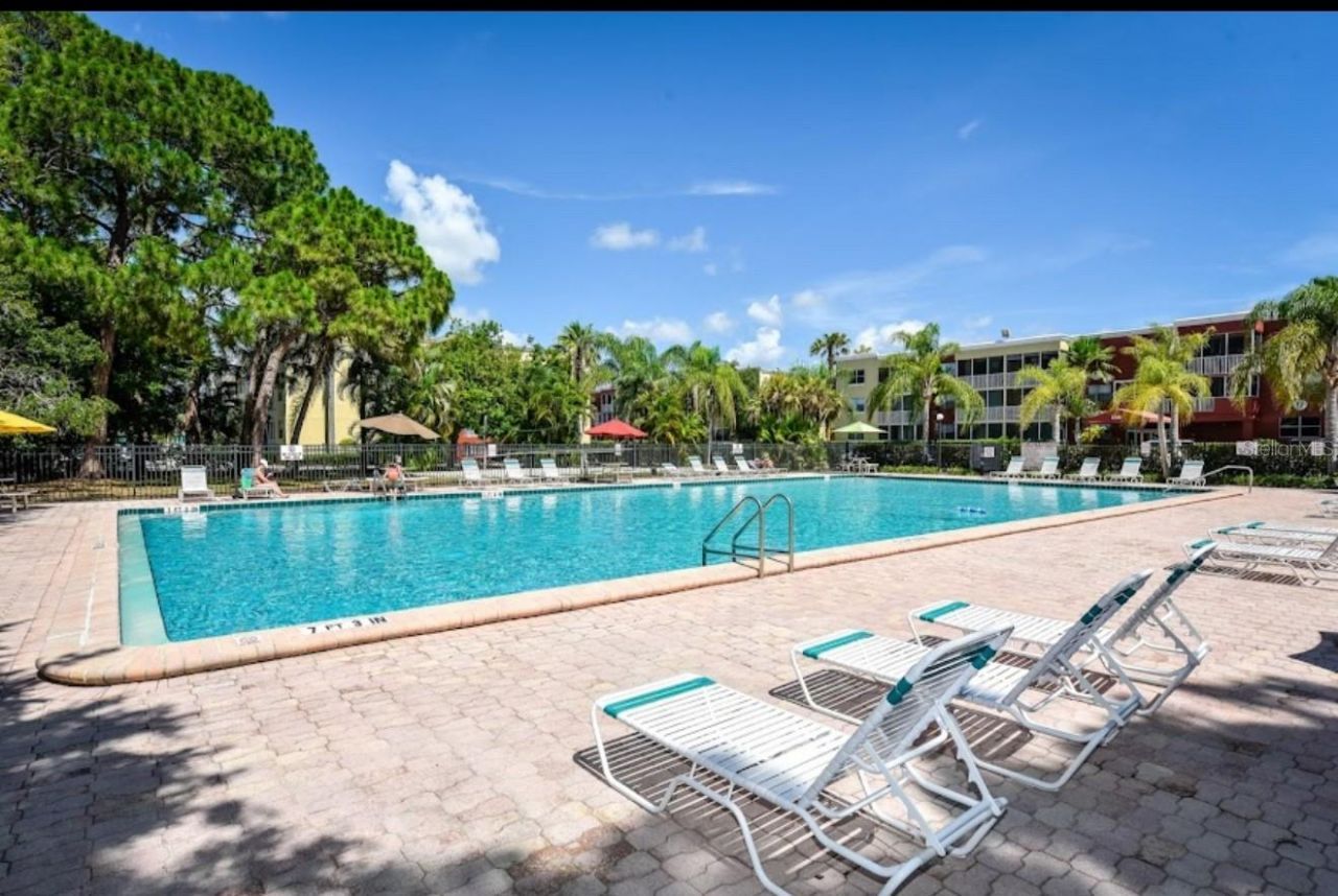2700 Coconut Bay Lane, Unit 427, Sarasota, FL 34237 Photo