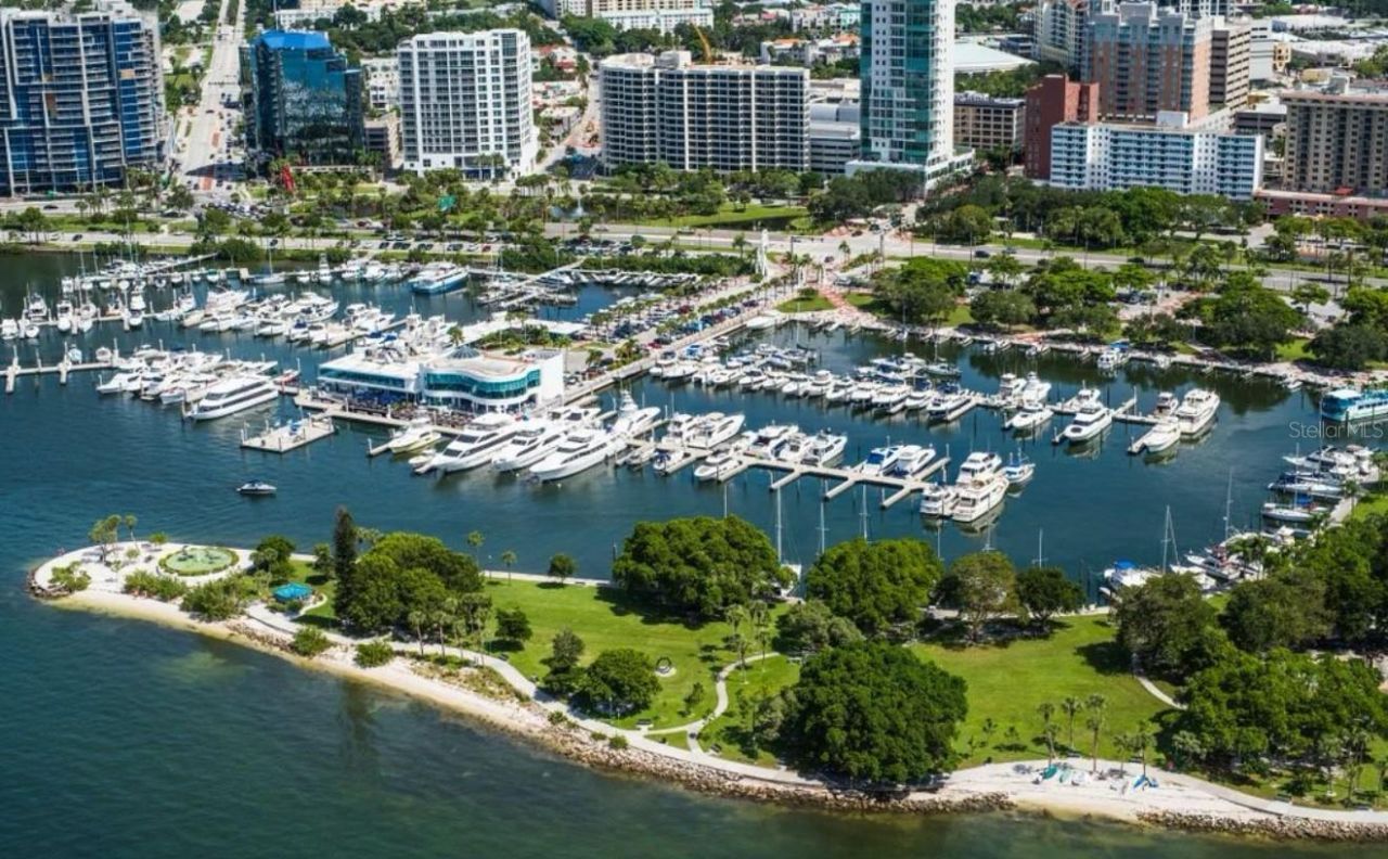 2700 Coconut Bay Lane, Unit 427, Sarasota, FL 34237 Photo