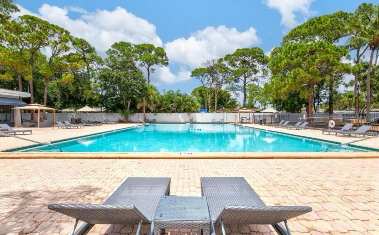 2700 Coconut Bay Lane, Unit 427, Sarasota, FL 34237 Photo