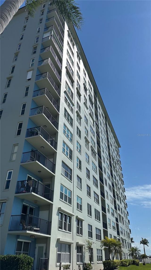 5220 Brittany Drive S, Unit 1502, Saint Petersburg, FL 33715 Photo