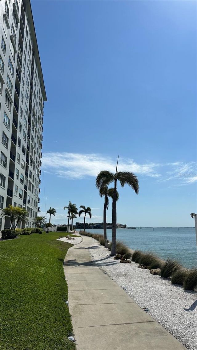 5220 Brittany Drive S, Unit 1502, Saint Petersburg, FL 33715 Photo