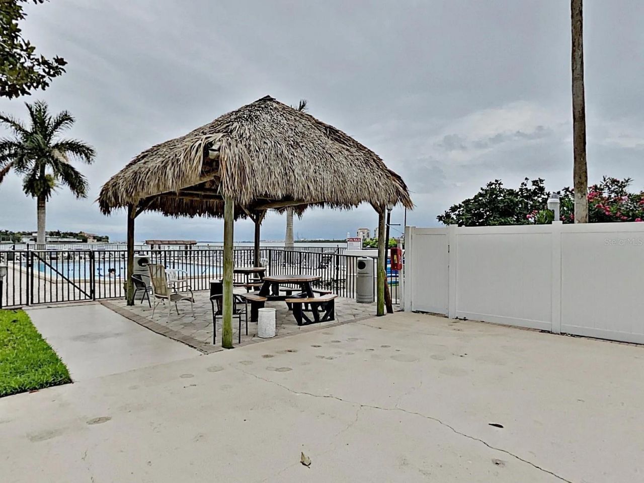 5220 Brittany Drive S, Unit 1502, Saint Petersburg, FL 33715 Photo