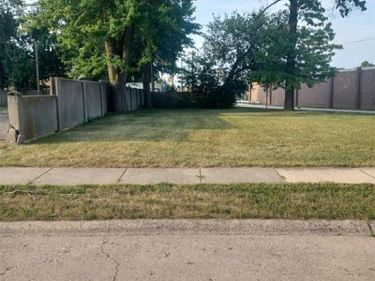 934 E Granet Avenue, Hazel Park, MI 48030