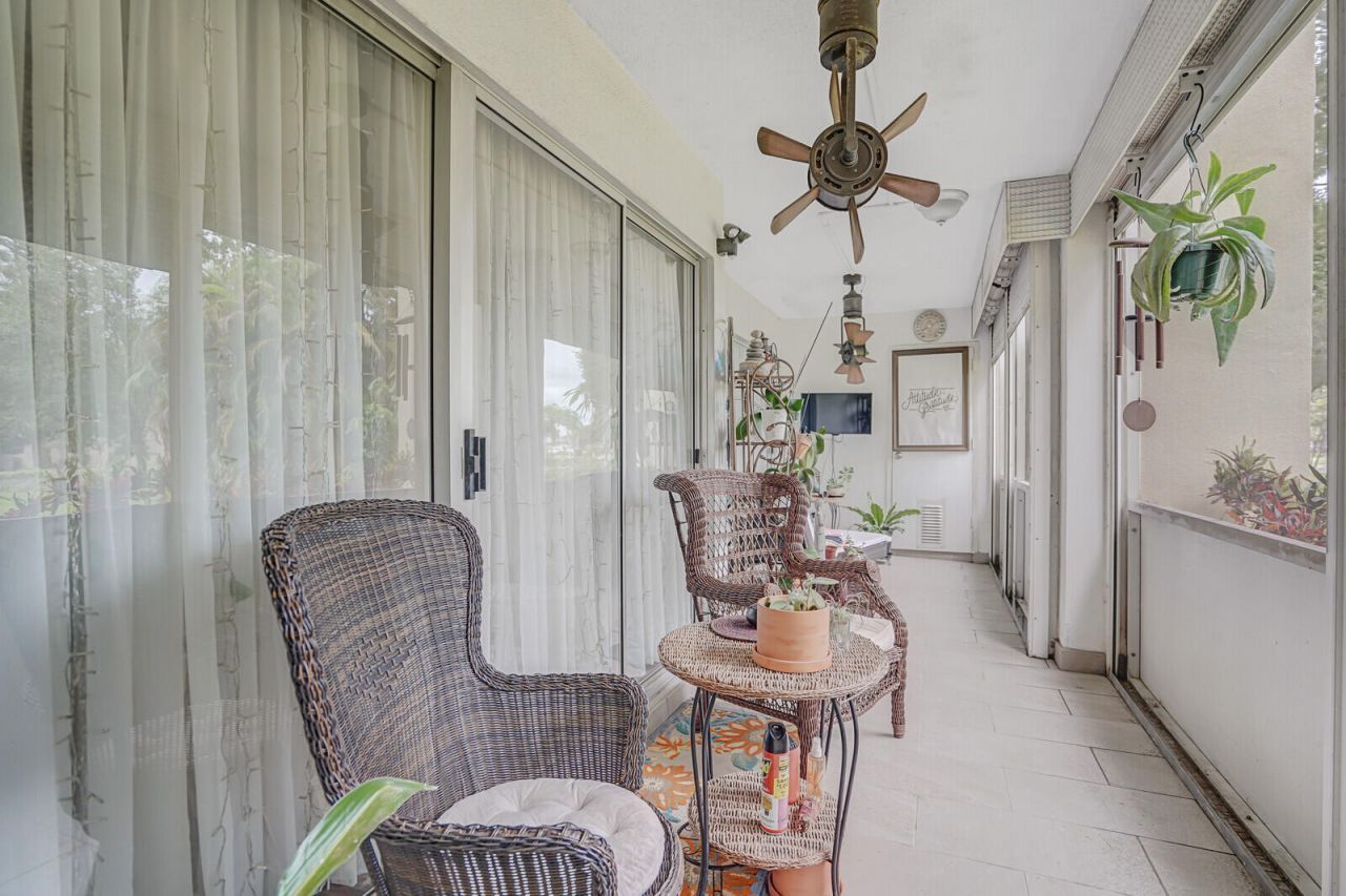 3524 Via Poinciana, Unit 102, Lake Worth, FL 33467 Photo