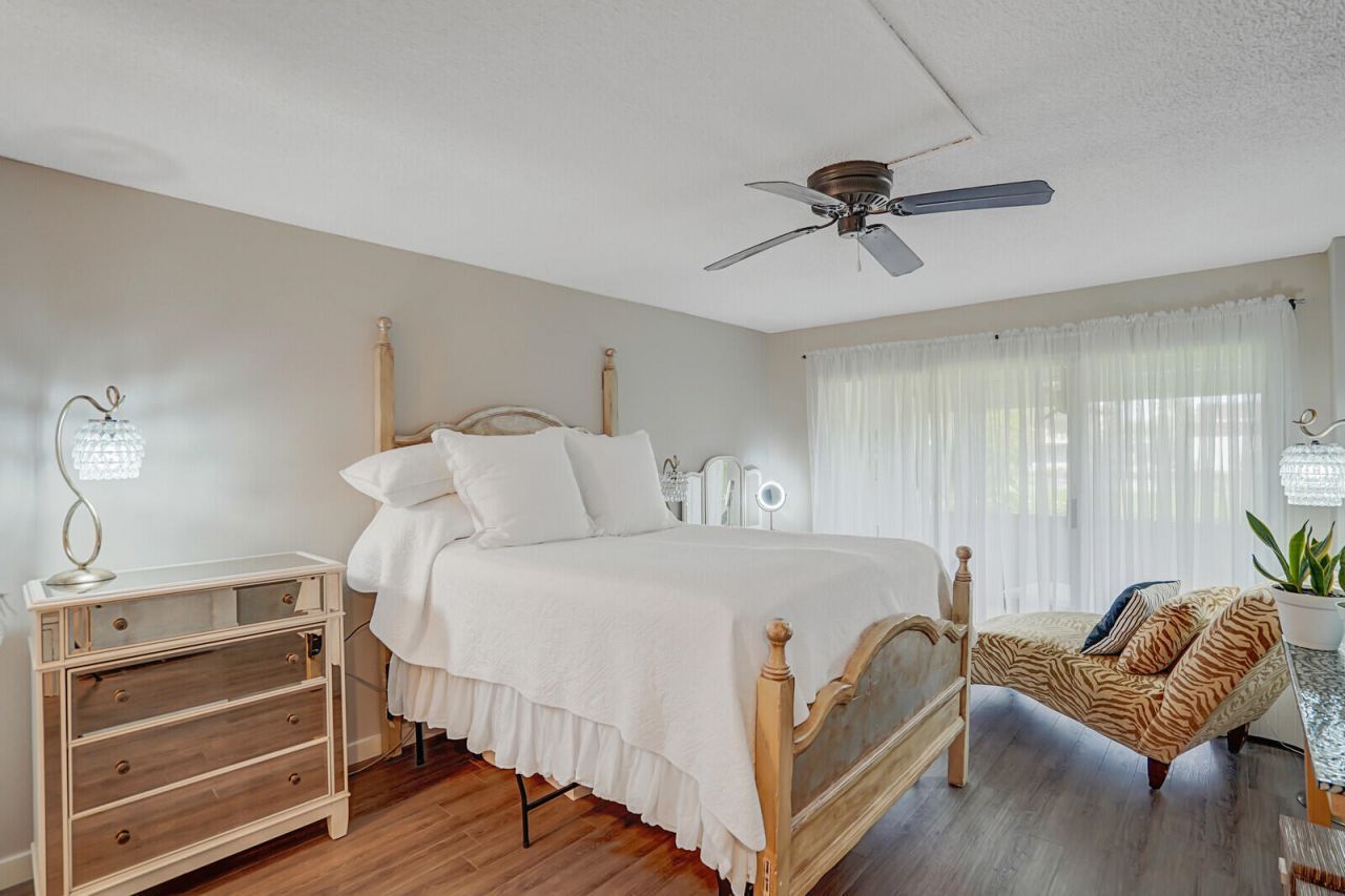 3524 Via Poinciana, Unit 102, Lake Worth, FL 33467 Photo