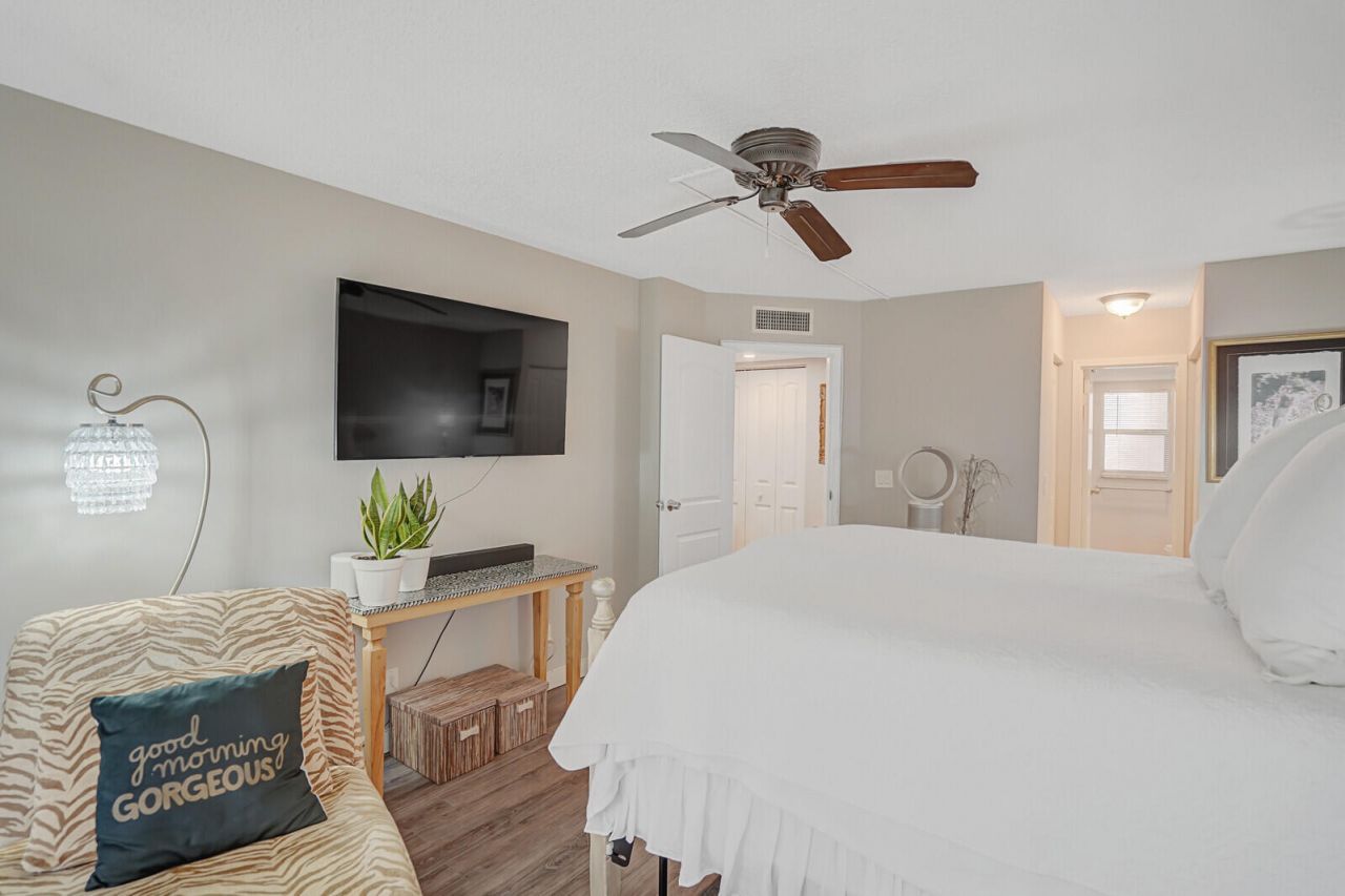 3524 Via Poinciana, Unit 102, Lake Worth, FL 33467 Photo