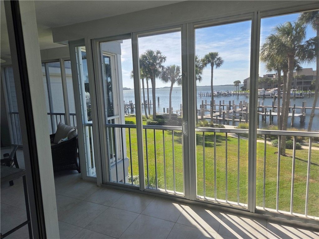 1903 Bay Road, Unit 206, Vero Beach, FL 32963 Photo