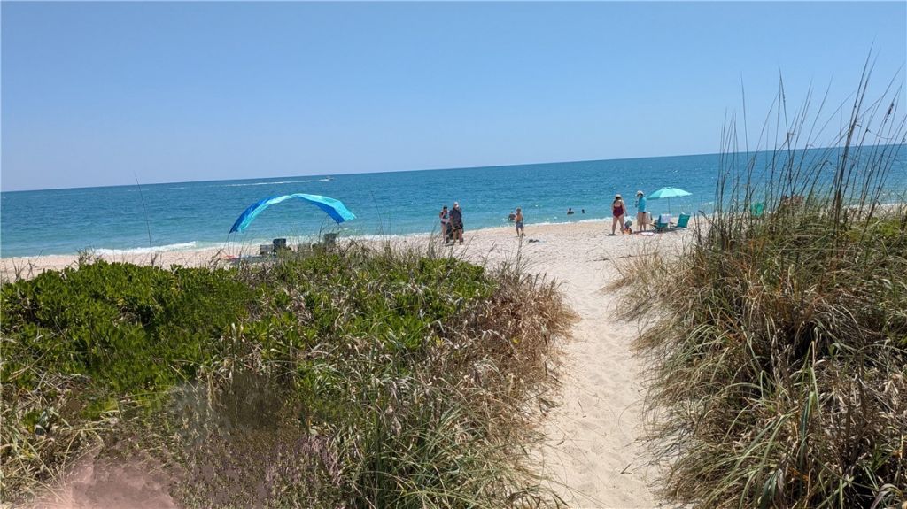 1903 Bay Road, Unit 206, Vero Beach, FL 32963 Photo