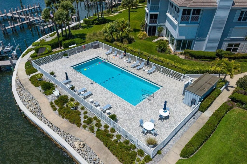 1903 Bay Road, Unit 206, Vero Beach, FL 32963 Photo