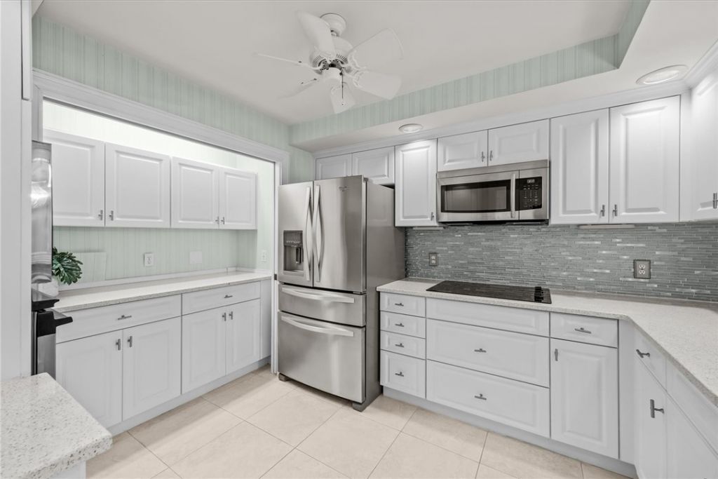 1903 Bay Road, Unit 206, Vero Beach, FL 32963 Photo