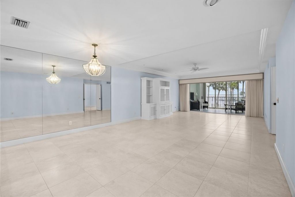 1903 Bay Road, Unit 206, Vero Beach, FL 32963 Photo